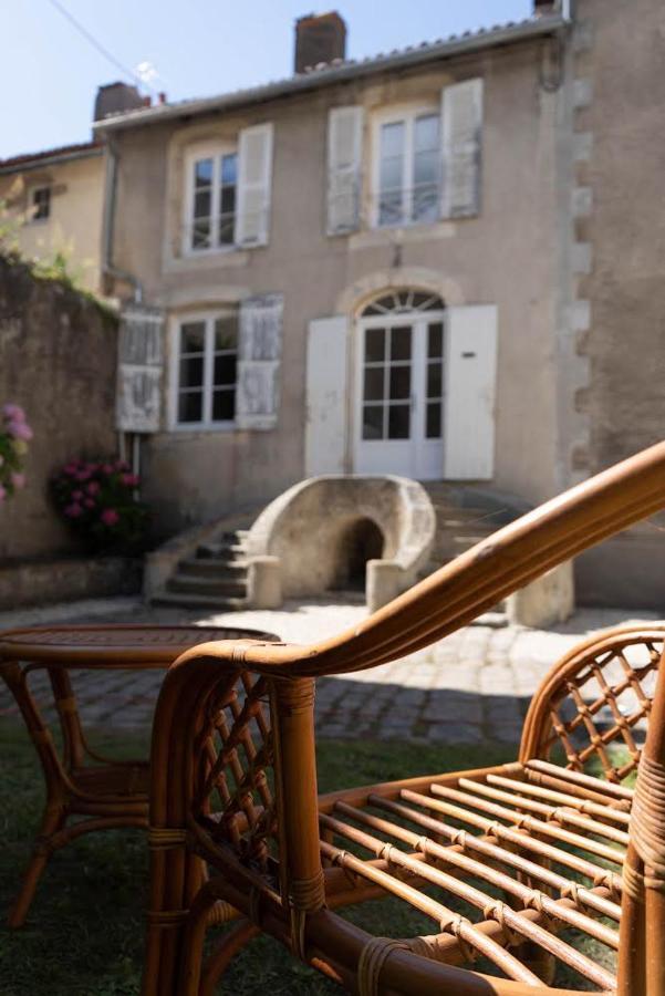 Un Dimanche Chez Julie Chambre Leontine Parthenay Exteriér fotografie