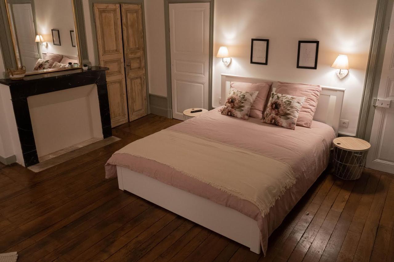 Un Dimanche Chez Julie Chambre Leontine Parthenay Exteriér fotografie